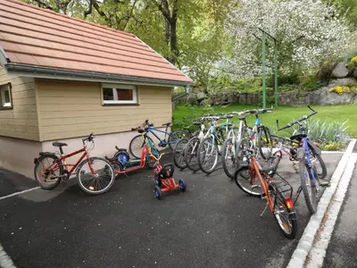Vélo sur le terrain de l'établissement Gîte Plein Sud ou dans les environs