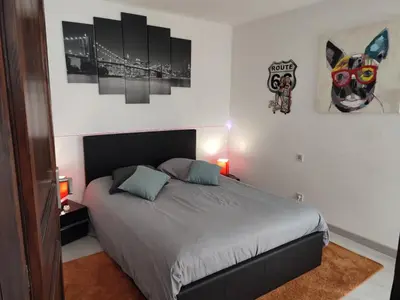 Un ou plusieurs lits dans un hébergement de l'établissement F2 Florival 45m2, avec terrasse, route du vin et free parking