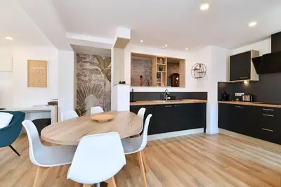 Cuisine ou kitchenette dans l'établissement Appartement L'Oriel avec Parking