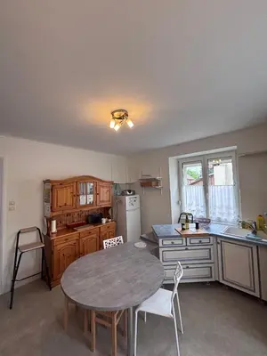 Cuisine ou kitchenette dans l'établissement Gite Nathalie