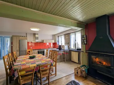 Plan de l'établissement Gîte spacieux en ancienne ferme rénovée, idéal pour familles et amis – proche randos et sites touristiques - FR-1-589-6