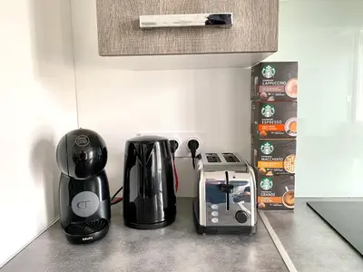 Cuisine ou kitchenette dans l'établissement Très beau T2 42m2 lumineux, moderne et rénové avec Fibre