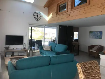 Télévision ou salle de divertissement dans l'établissement Maison lumineuse avec sauna, terrasse sud, proche Gérardmer, animaux acceptés - FR-1-589-369