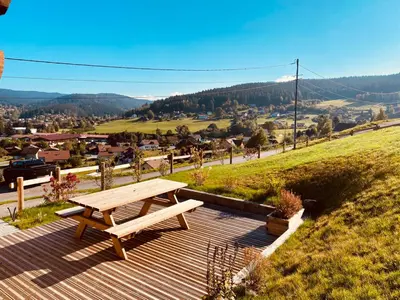 Vue générale sur la montagne ou vue sur la montagne depuis le chalet