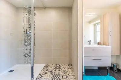 Salle de bains dans l'établissement Le 02-GregIMMO-Appart'Hôtel