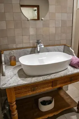 Salle de bains dans l'établissement Chambre indépendante n3 - Bretzel et Bergamote