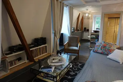 Coin salon dans l'établissement la romantique