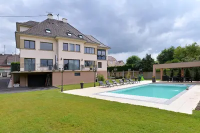 Piscine de l'établissement Chambres Vignes et Châteaux ou située à proximité