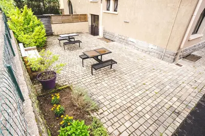 Jardin de l'établissement le chale heureux
