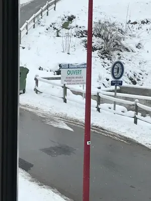 L'établissement Le Deux Pieces en hiver