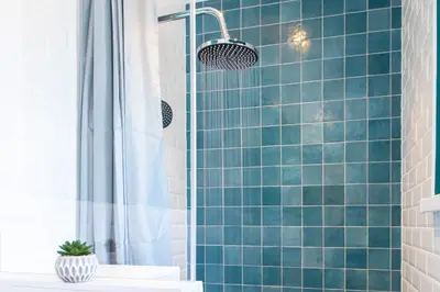 Salle de bains dans l'établissement Le Red St Léon : Lit Queen Size * WIFI * Idéal Couple