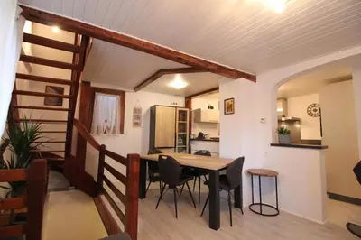 Cuisine ou kitchenette dans l'établissement Idéal séjour Alsace ! proche Colmar et sur la route des Vins, Gîte de la Liberté