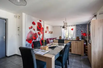 Cuisine ou kitchenette dans l'établissement Gite au coin de la petite chapelle gitesdes2vallees