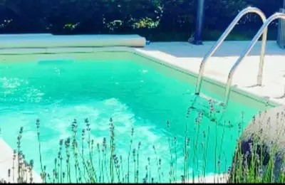 Piscine de l'établissement Gîte de Juliana 4 personnes ou située à proximité