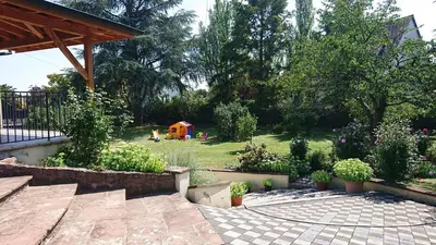 Jardin de l'établissement Le Point central - Terrasse - Proche de Colmar