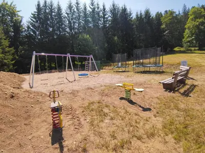 Aire de jeux pour enfants de l'établissement Maison familiale 3 chambres au calme dans la nature