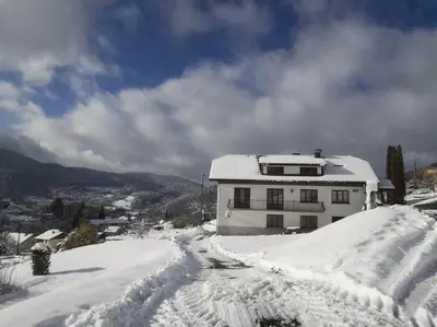 L'établissement Gîte au pied du Mont en hiver
