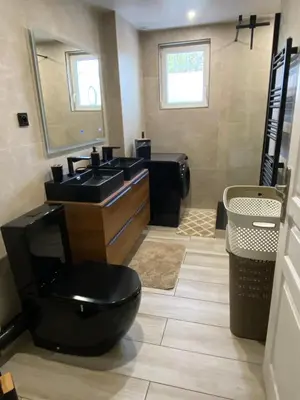 Salle de bains dans l'établissement Un petit coin de bonheurs Maison entière classée 3 étoiles