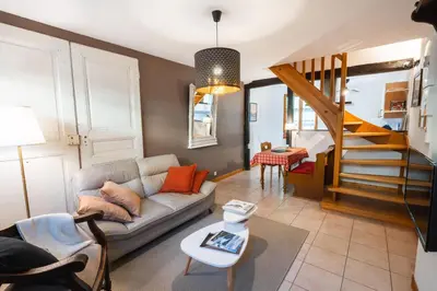Coin salon dans l'établissement Les Suites - La Cour St Fulrad