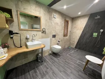Salle de bains dans l'établissement Le Domaine du Verger, Chambres d'Hôtes