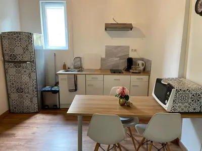 Cuisine ou kitchenette dans l'établissement Le Chêne: Petit Chalet cosy proche de Mulhouse