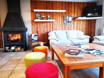 Coin salon dans l'établissement ⁂⁂ GITE LES HERABLES [CLEDICIHOME] Gîte de charme // JACCUZI // SALLE DE JEUX ⁂⁂