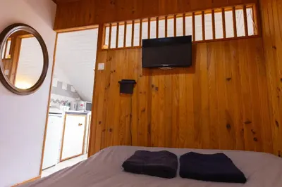 Télévision ou salle de divertissement dans l'établissement Studio cosy au cœur de Jaurès