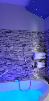 Salle de bains dans l'établissement Le nid douillet d'Alsace et sa balnéo