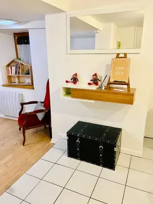 Bibliothèque dans l'appartement