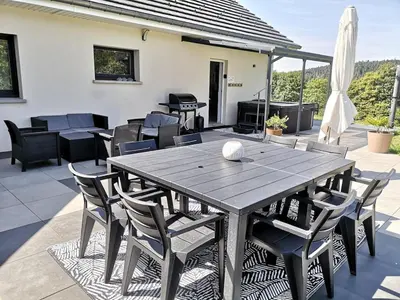 Terrasse ou espace extérieur de l'établissement Villa, Gérardmer, Sauna, Spa Jacuzzi, Baby foot, Terrasse, 8 personnes, 4 chambres, 2 salles de bain