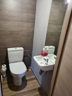 Salle de bains dans l'établissement Le chalet du bois joli