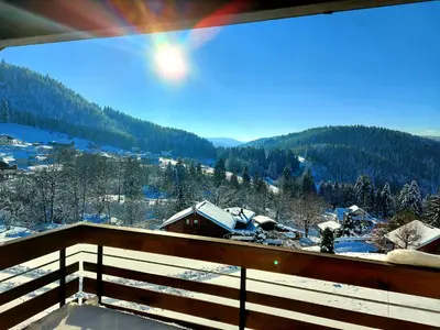 Vue générale sur la montagne ou vue sur la montagne depuis la maison de vacances