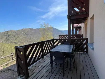 Vue générale sur la montagne ou vue sur la montagne depuis l'appartement