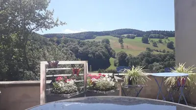 Vue générale sur la montagne ou vue sur la montagne depuis la maison de vacances