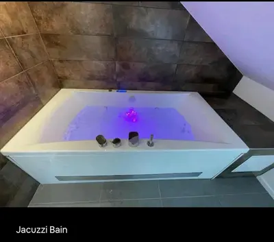 Plan de l'établissement LOFT neuf avec bain jacuzzi et terrasse