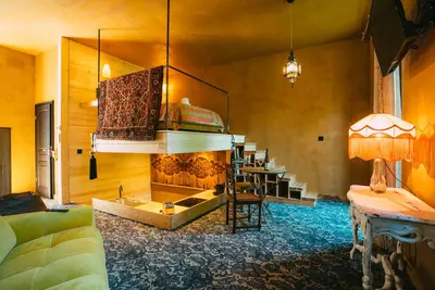 Coin salon dans l'établissement Domaine Bohème I art de vivre