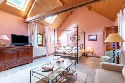 Télévision ou salle de divertissement dans l'établissement Hortensia - Piscine partagée