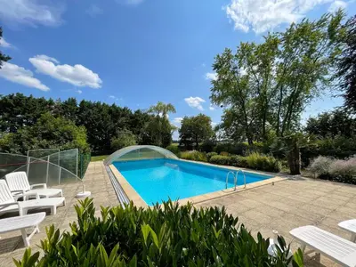 Piscine de l'établissement Hortensia - Piscine partagée ou située à proximité