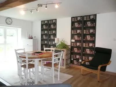 Coin salon dans l'établissement Les gites de l'étang