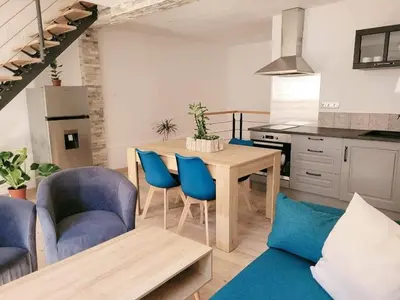 Cuisine ou kitchenette dans l'établissement Gîte Emeraude