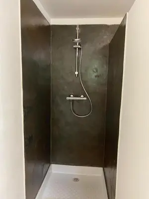 Salle de bains dans l'établissement Ferme du Val de Bruinen