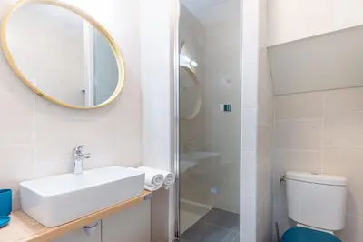 Salle de bains dans l'établissement L'Ourson des Myrtilles