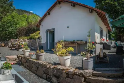Jardin de l'établissement Le Valtin Gite au calme