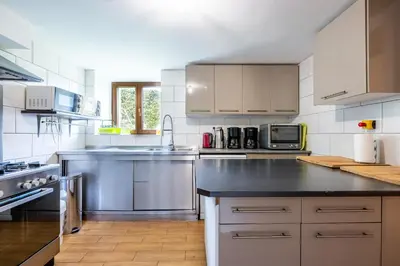 Cuisine ou kitchenette dans l'établissement Gite St Joseph gitesdes2vallees