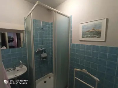 Salle de bains dans l'établissement Chez Vivi et Jean Pierre Maison 9 personnes au calme vue montagne WIFI