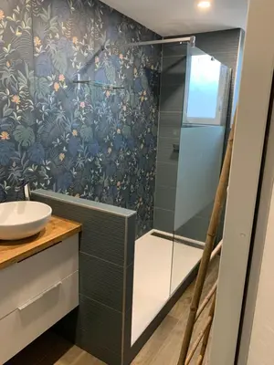Salle de bains dans l'établissement Appartement centre-ville rénové 6/8 personnes