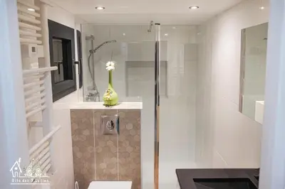 Salle de bains dans l'établissement Gîte des 3 lutins