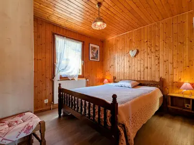 Un ou plusieurs lits dans un hébergement de l'établissement Chalet familial à La Bresse, proche randonnées, WIFI, animaux admis - FR-1-589-425