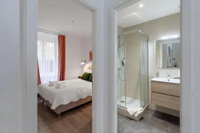 Salle de bains dans l'établissement Travel Homes - Niffel 1 - Un havre de paix près du Parc