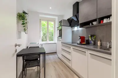 Cuisine ou kitchenette dans l'établissement Travel Homes - Niffel 1 - Un havre de paix près du Parc